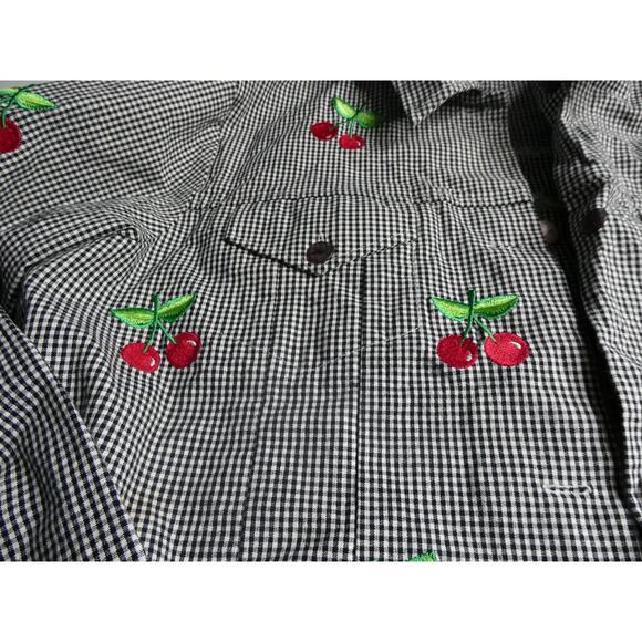 The Quacker Factory heavy weight button-front shirt, Cherries, large NEW - Picture 3 of 3